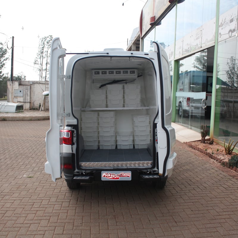 Fiat Strada Carga Alta com Isolamento Alto